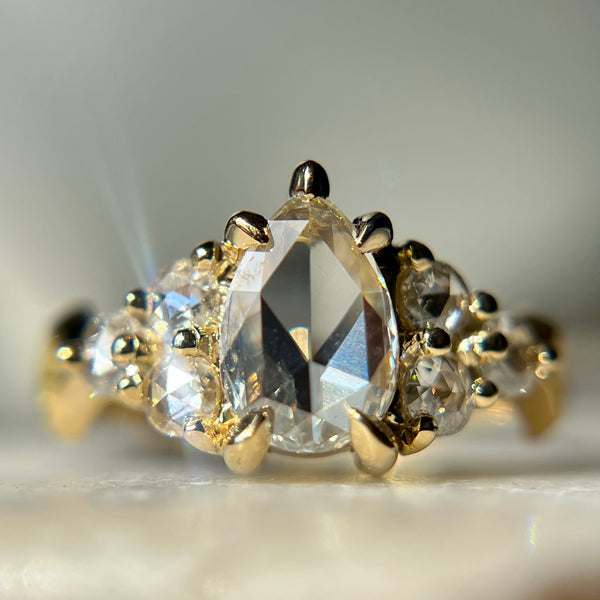 1.0tcw White Rose Pear Nico