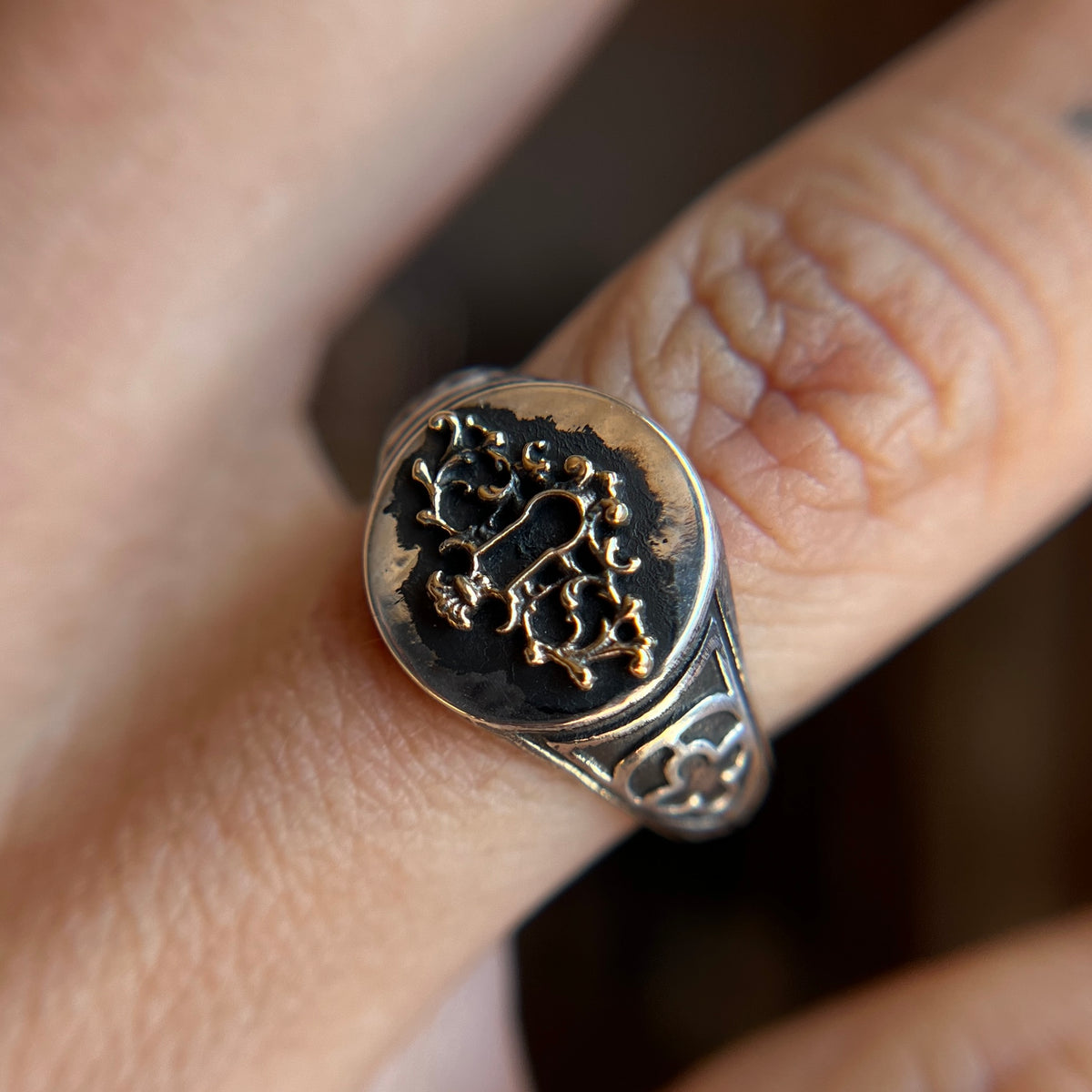 Secret Keyhole Signet – Digby & Iona