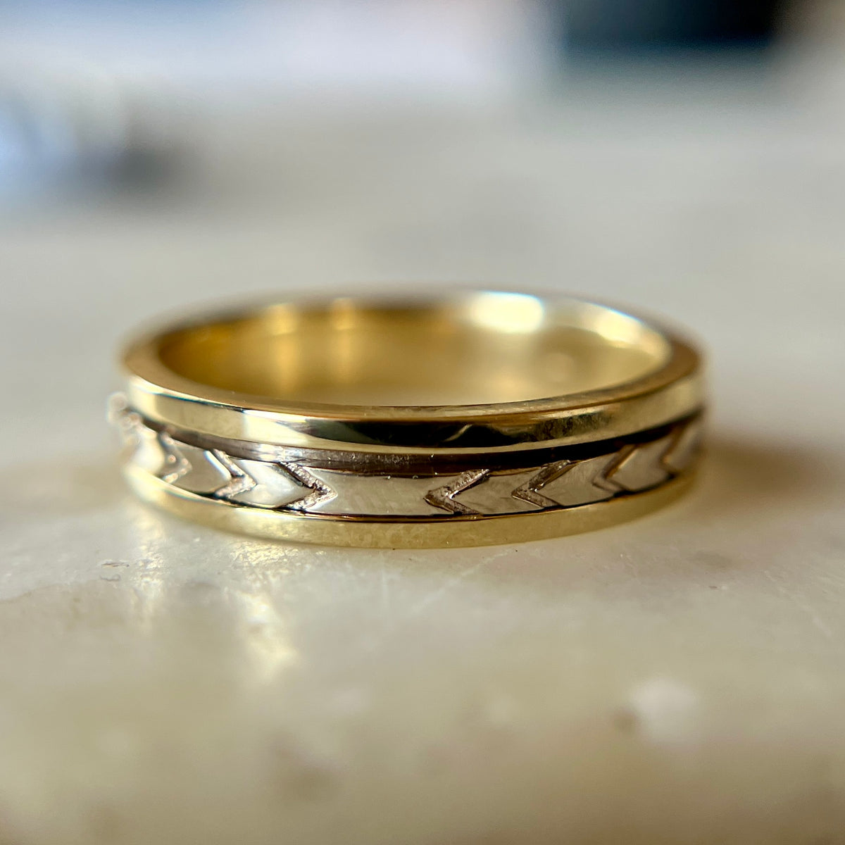 Arrows Spinner Band – Digby & Iona