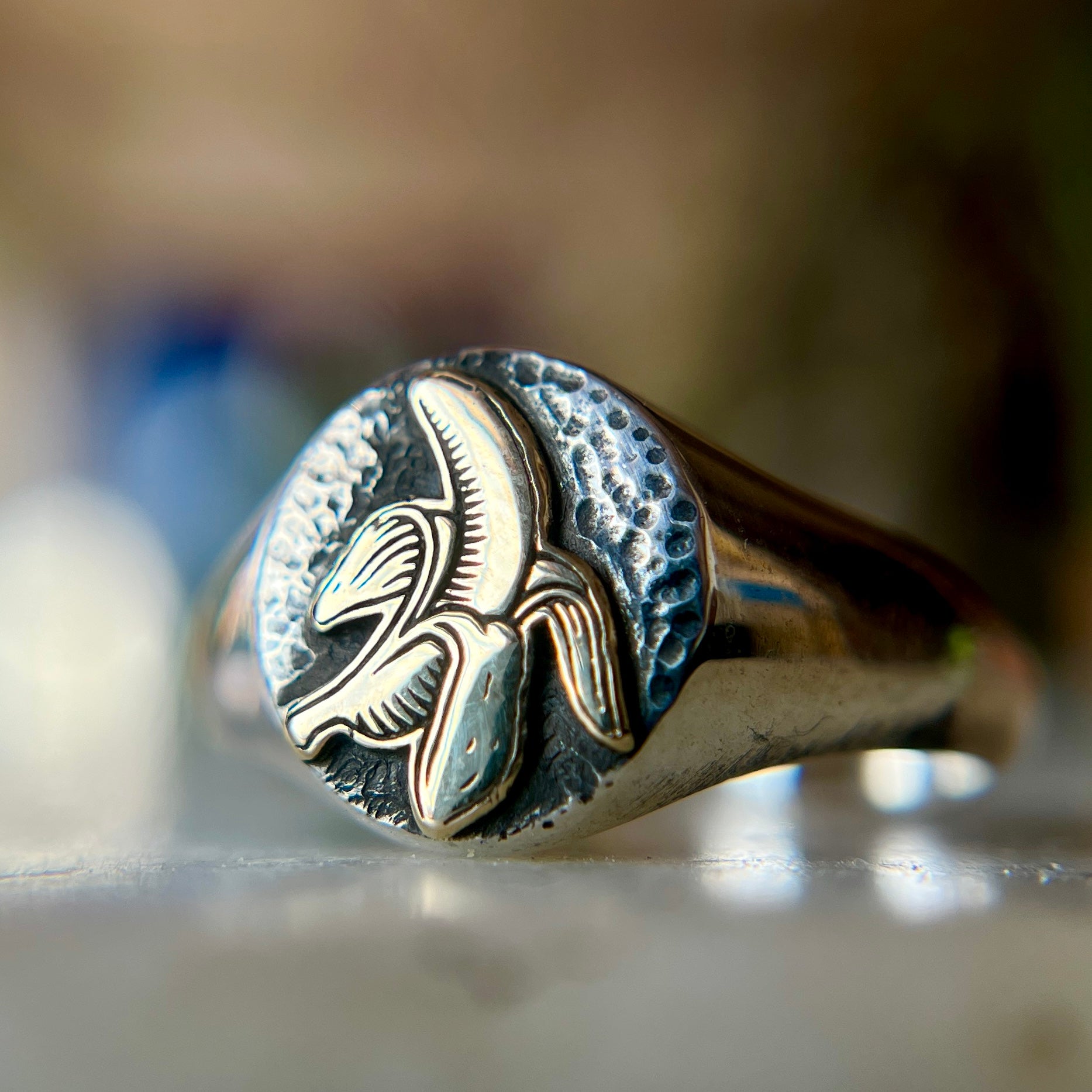 Banana Signet – Digby & Iona