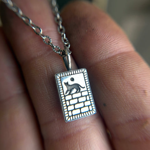 Stray Necklace
