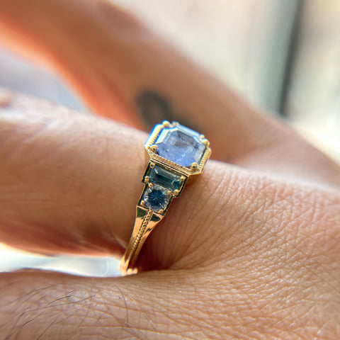 1.20ct Sapphire Deco Florin