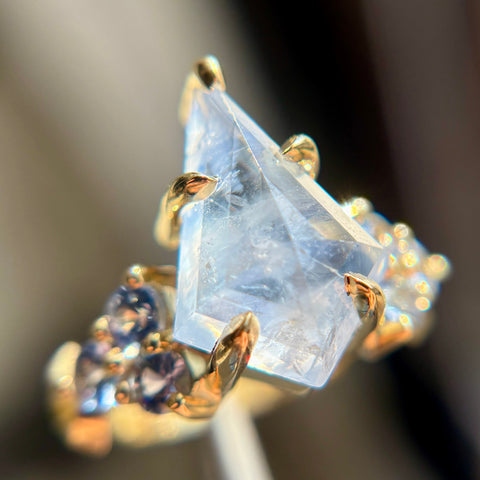 5.44ct kite Sri Lanka Sapphire Nico