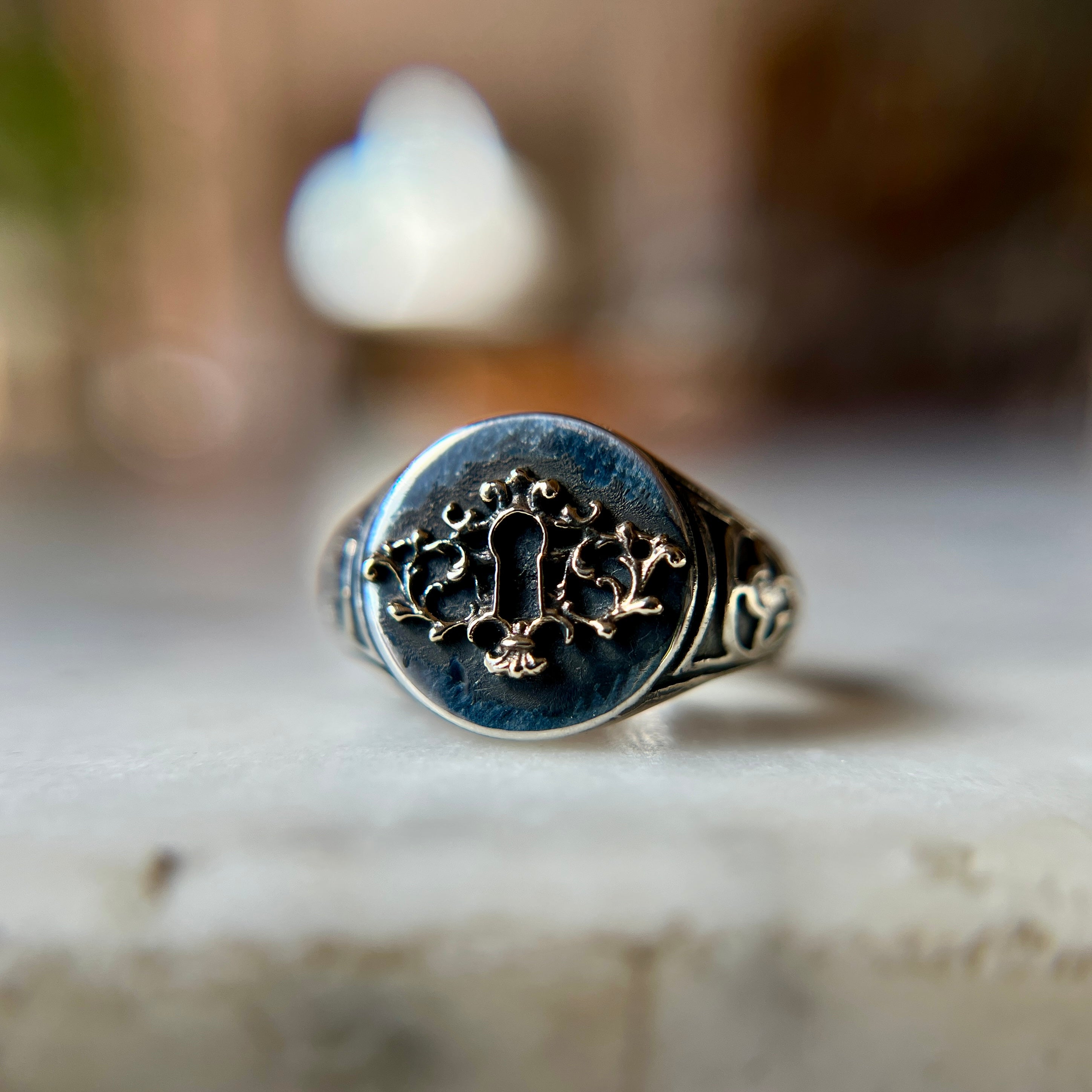 Secret Keyhole Signet – Digby & Iona